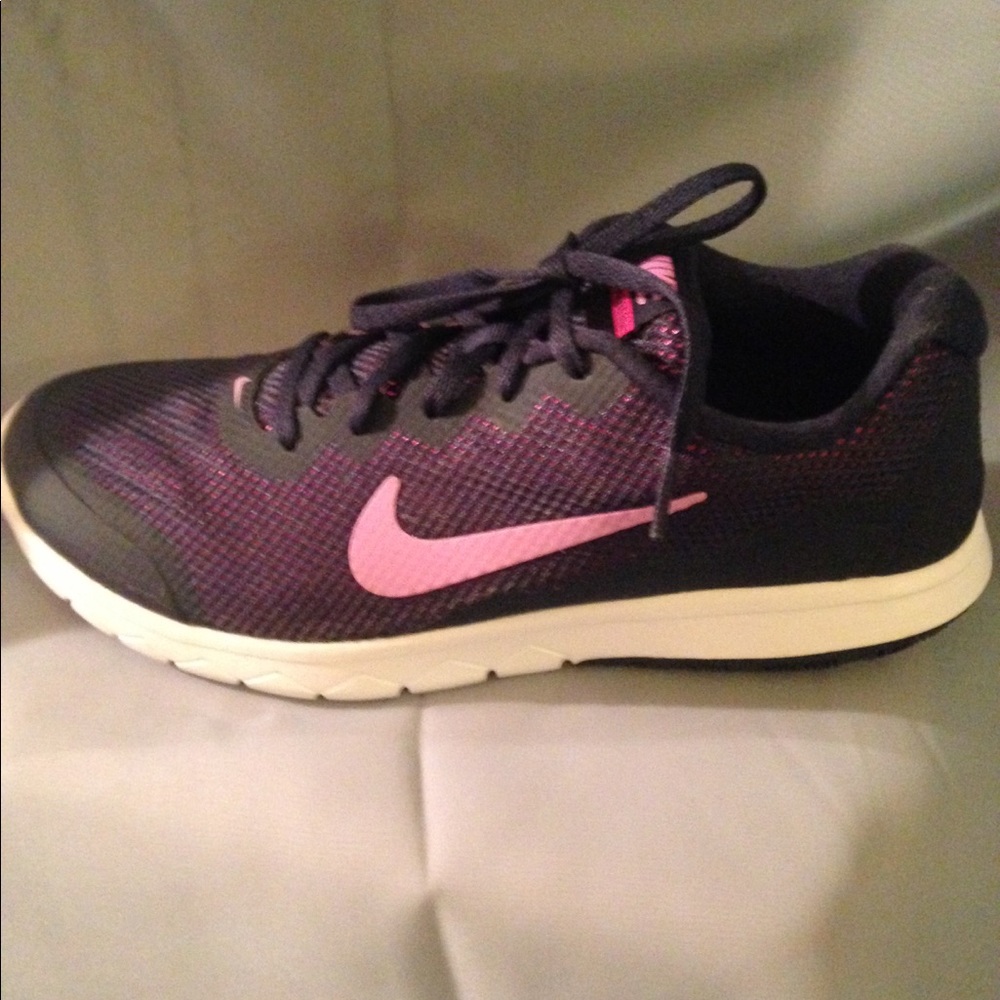 NWOT Nike Flex Experience RN4 Blue Sneakers Size 8